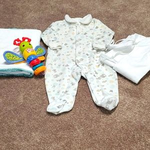 Unisex Essential baby bundle